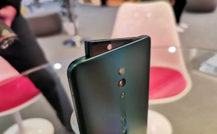 Oppo kamera keluar